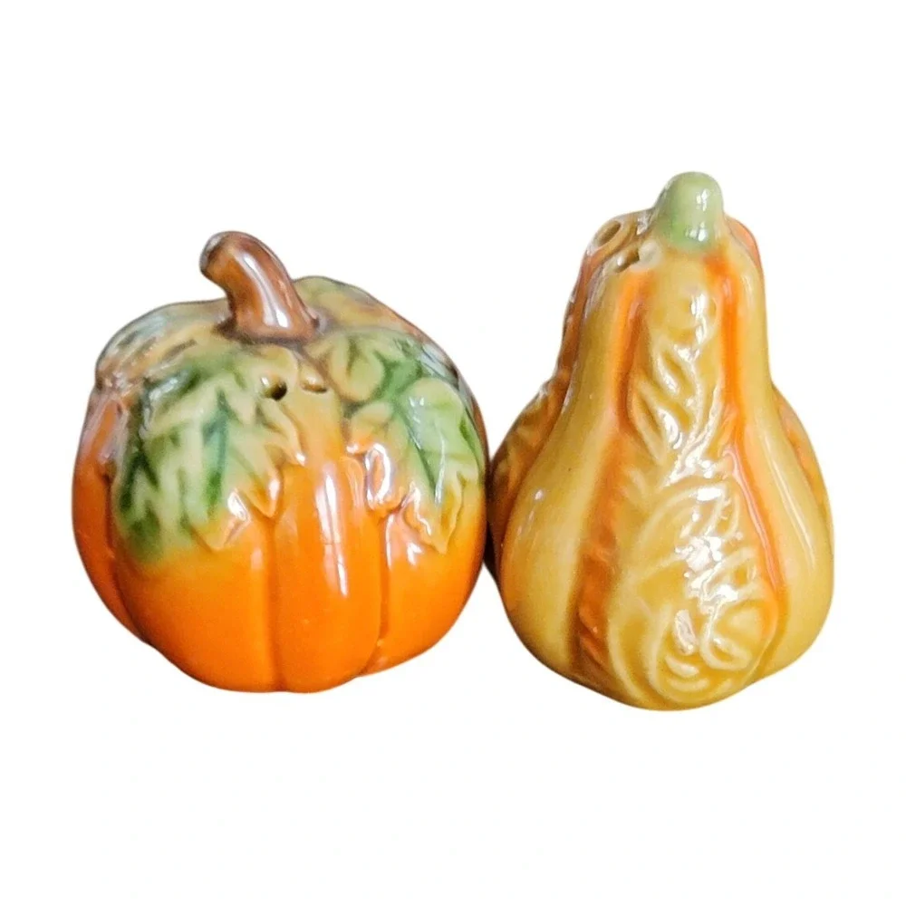 Autumn Harvest Ceramic Pumpkin Teapot w/ 2 Salt  Pepper Sets Seasonal Home Decor